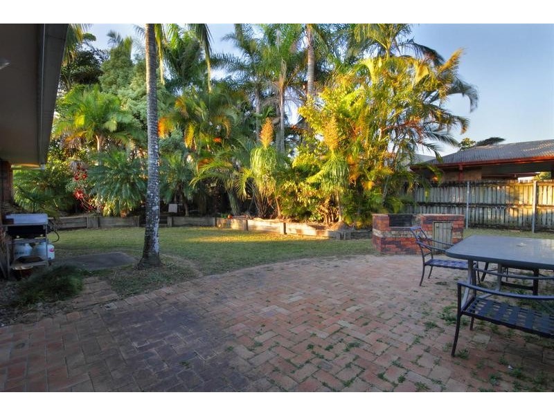 16 Chantilly Crescent, Beerwah QLD 4519