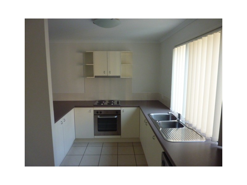 3/2A Swan Street, Beerwah QLD 4519