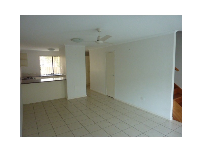 3/2A Swan Street, Beerwah QLD 4519