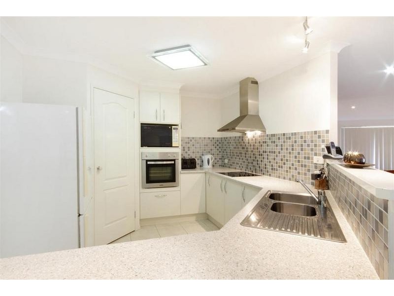 21 Endeavour Bark Drive, Glass House Mountains QLD 4518