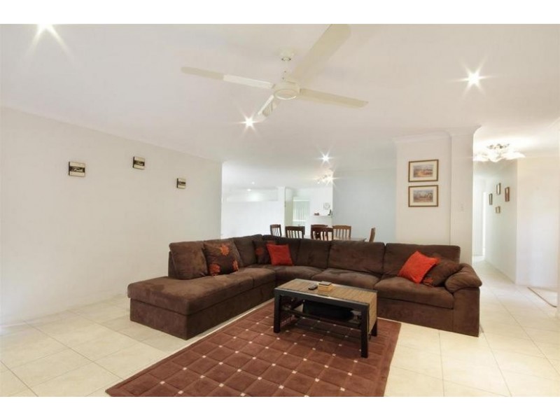 21 Endeavour Bark Drive, Glass House Mountains QLD 4518