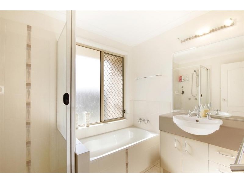 21 Endeavour Bark Drive, Glass House Mountains QLD 4518