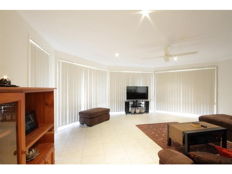 21 Endeavour Bark Drive, Glass House Mountains QLD 4518