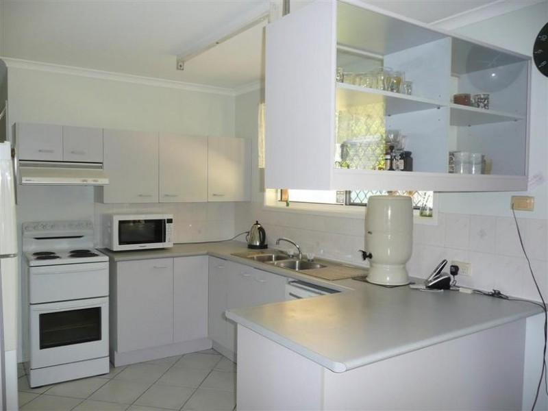 2 Sidha Avenue, Glass House Mountains QLD 4518