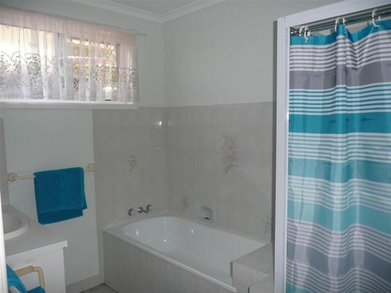 2 Sidha Avenue, Glass House Mountains QLD 4518