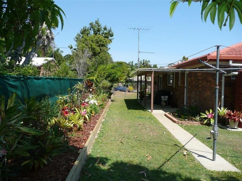 2 Sidha Avenue, Glass House Mountains QLD 4518