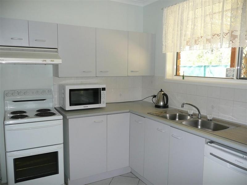 2 Sidha Avenue, Glass House Mountains QLD 4518