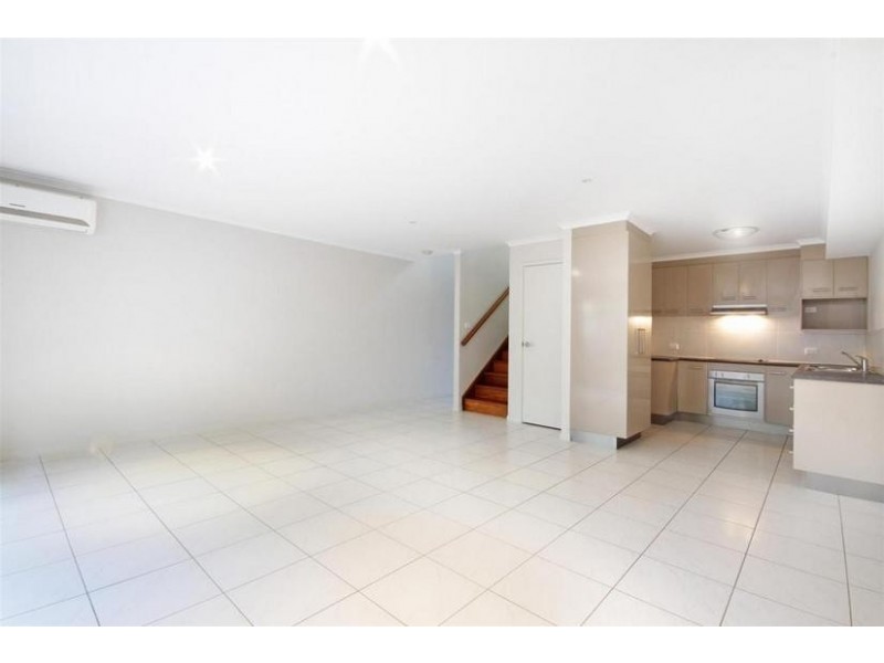 1,2,3,4/24 Simpson Street, Beerwah QLD 4519