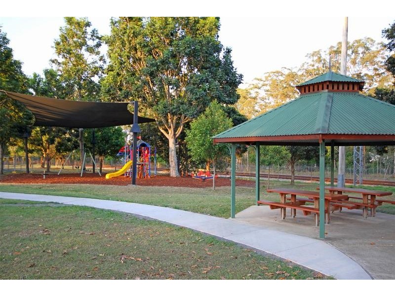 1,2,3,4/24 Simpson Street, Beerwah QLD 4519