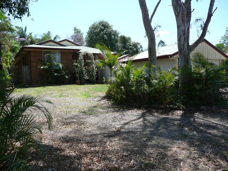 4 Carriage Crescent, Beerburrum QLD 4517