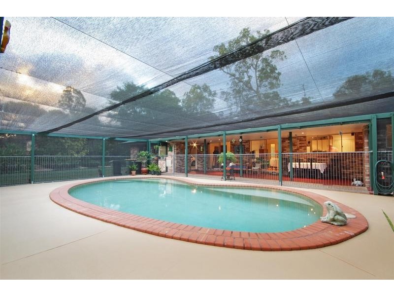 18 Tallawong Close, Beerwah QLD 4519