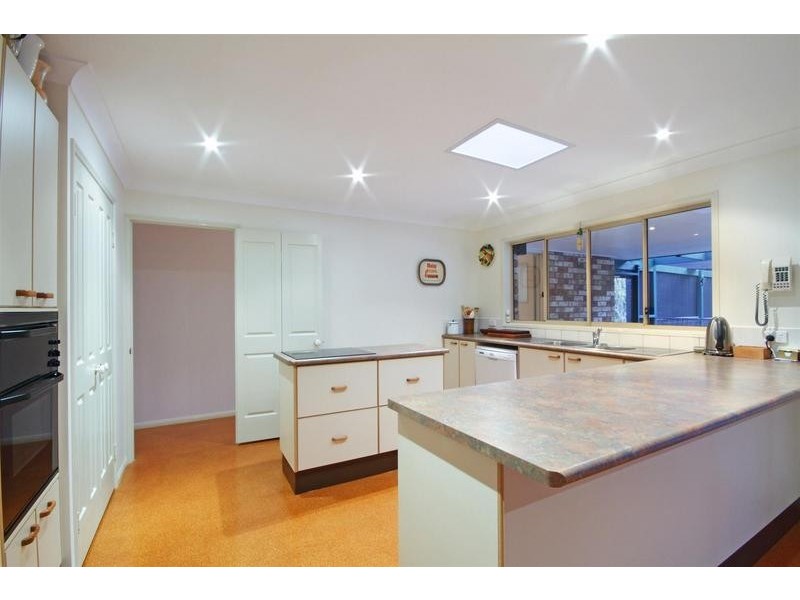 18 Tallawong Close, Beerwah QLD 4519