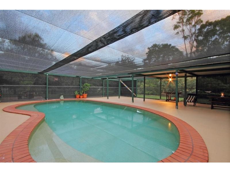 18 Tallawong Close, Beerwah QLD 4519