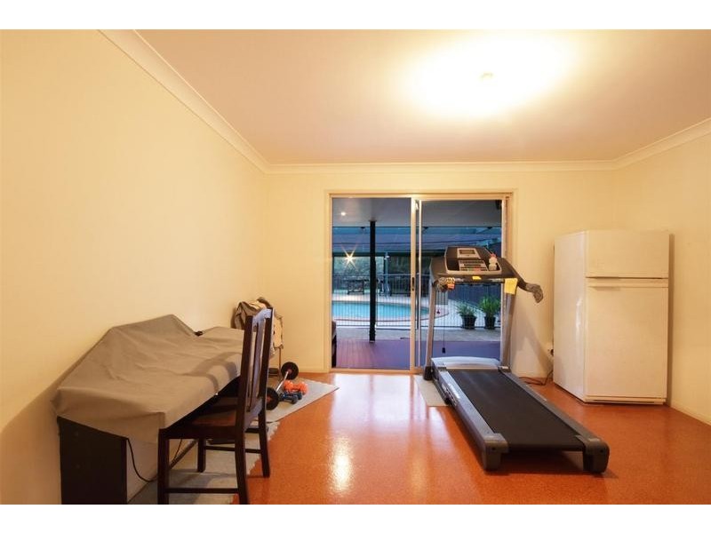 18 Tallawong Close, Beerwah QLD 4519