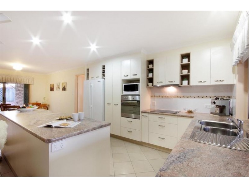 7 Tudor Court, Beerwah QLD 4519