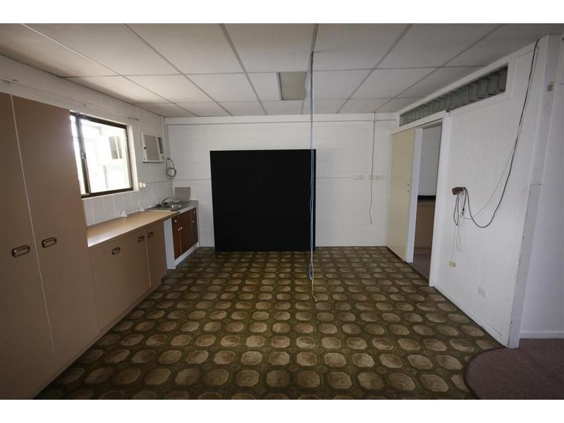 Shop 9/68 Simpson Street, Beerwah QLD 4519