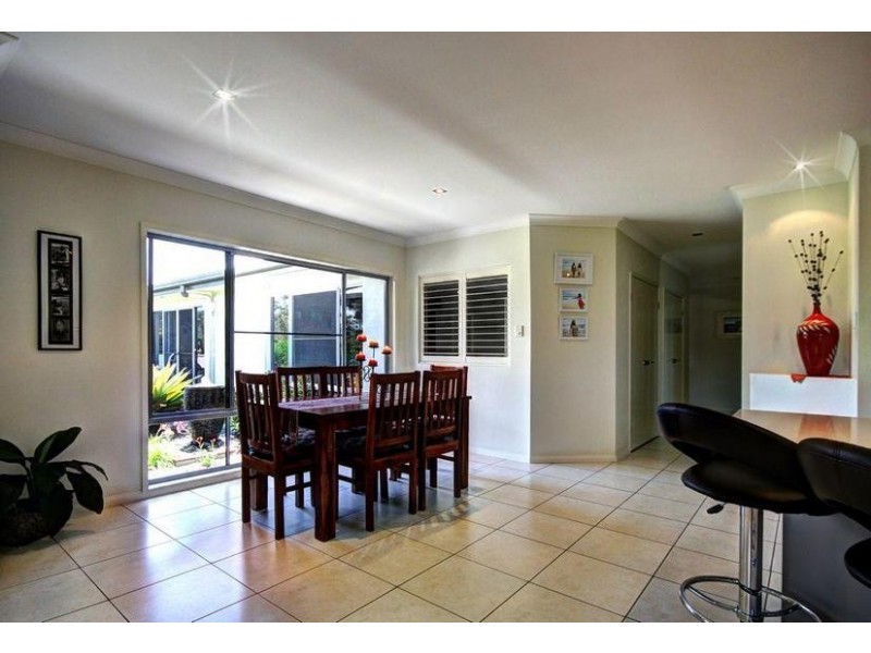 16 Hillcrest Court, Beerwah QLD 4519