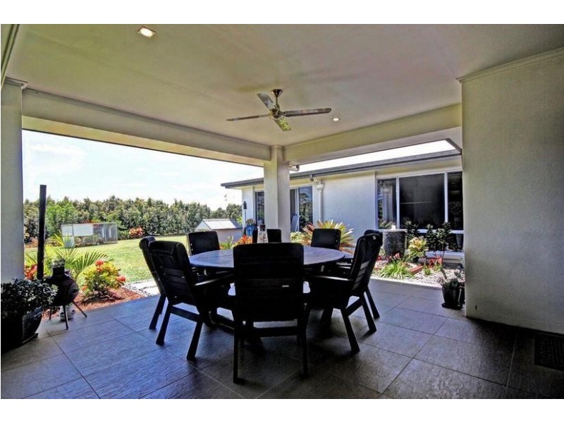 16 Hillcrest Court, Beerwah QLD 4519