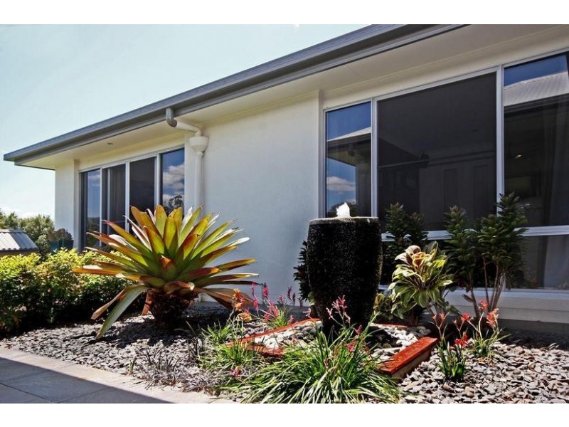 16 Hillcrest Court, Beerwah QLD 4519