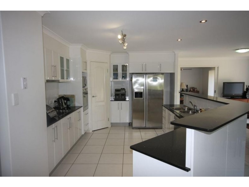 10 Sharyn Place, Glass House Mountains QLD 4518