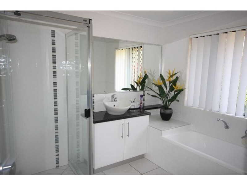 10 Sharyn Place, Glass House Mountains QLD 4518