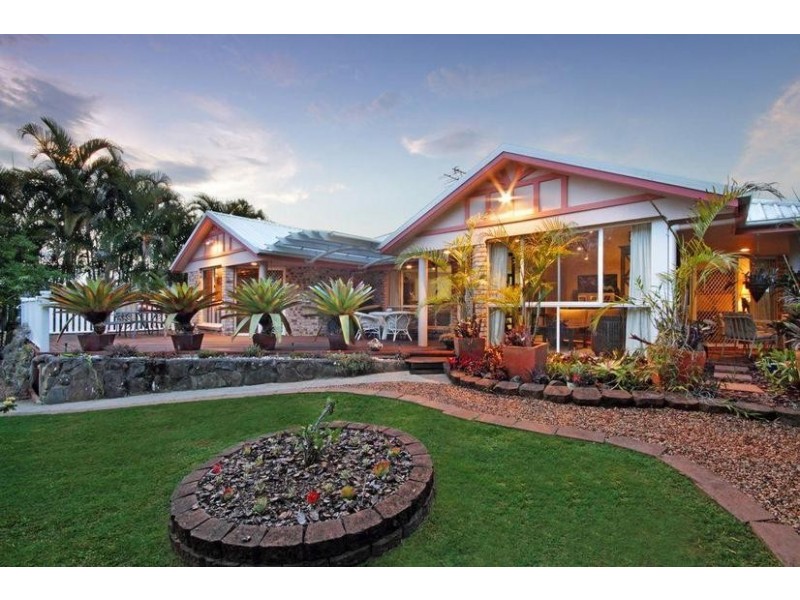 24 Ridgemount Place, Glass House Mountains QLD 4518