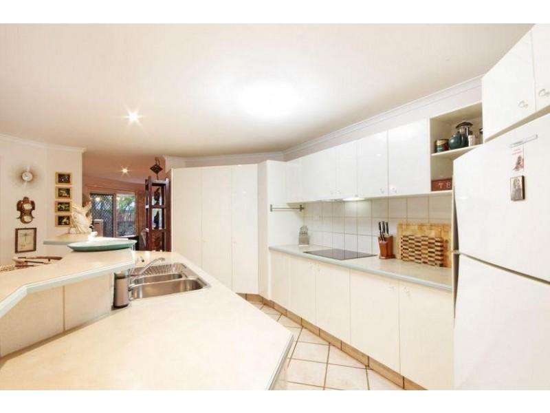 24 Ridgemount Place, Glass House Mountains QLD 4518