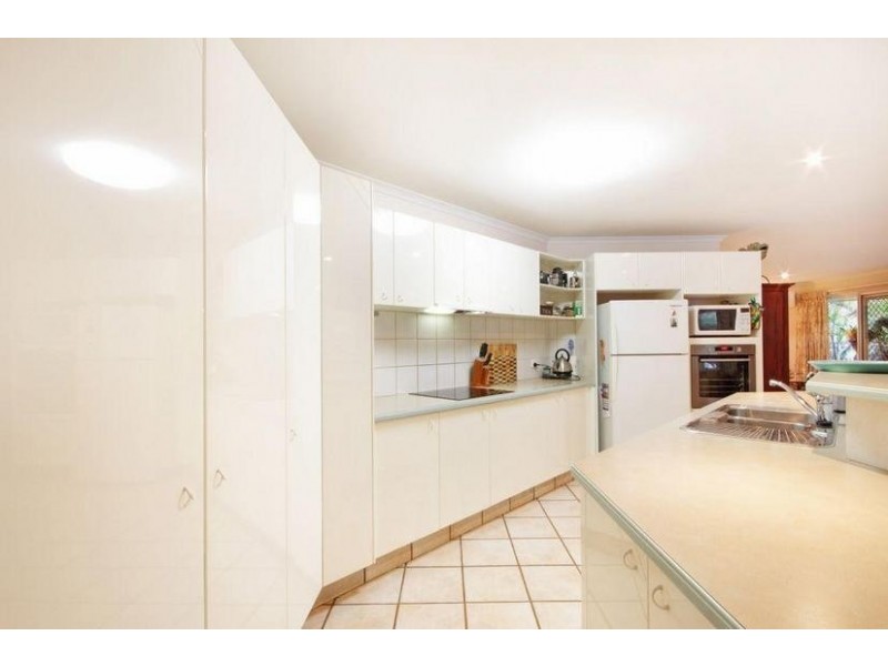 24 Ridgemount Place, Glass House Mountains QLD 4518