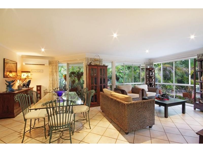 24 Ridgemount Place, Glass House Mountains QLD 4518