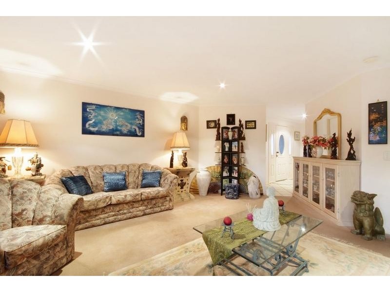 24 Ridgemount Place, Glass House Mountains QLD 4518