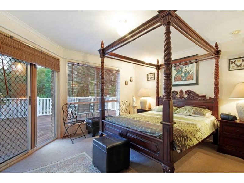 24 Ridgemount Place, Glass House Mountains QLD 4518