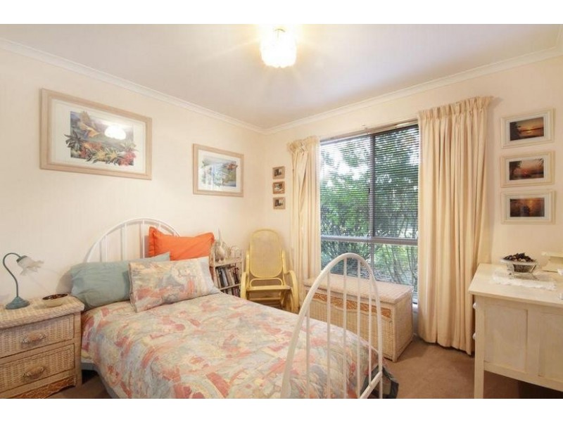 24 Ridgemount Place, Glass House Mountains QLD 4518