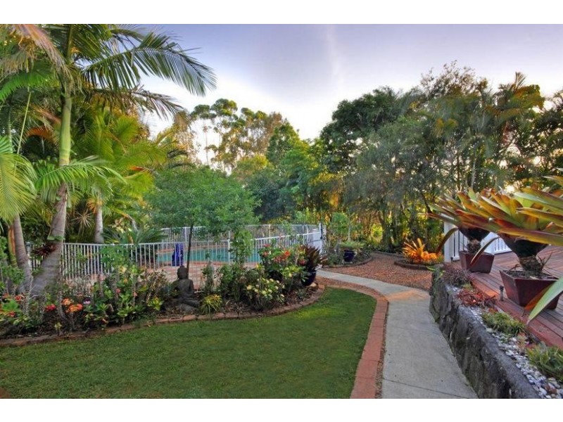 24 Ridgemount Place, Glass House Mountains QLD 4518