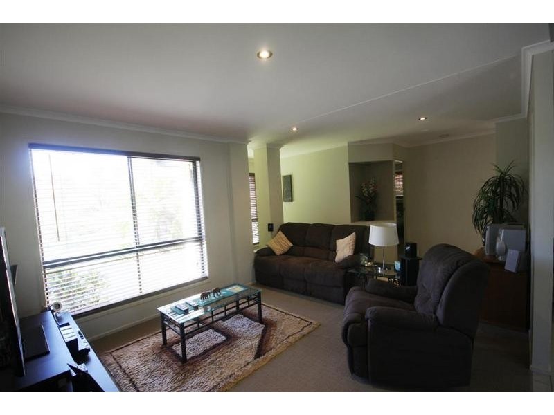 2B Tytherleigh Avenue, Landsborough QLD 4550
