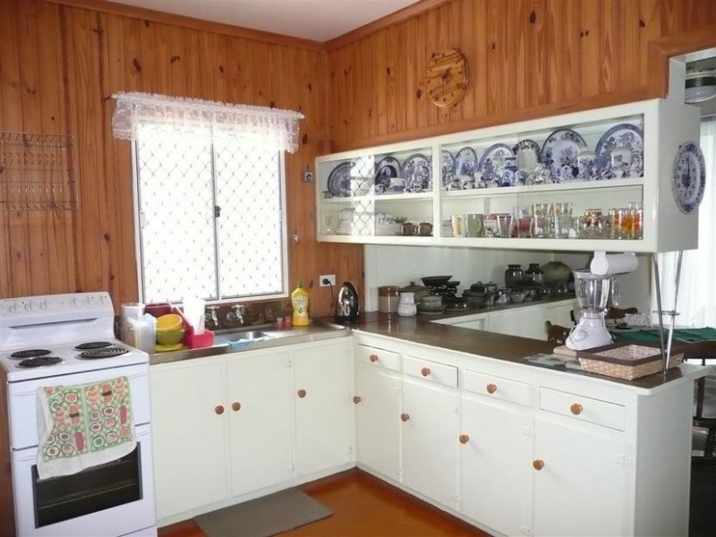 2 Anzac Avenue, Beerburrum QLD 4517