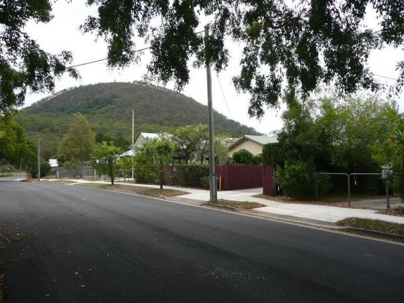 2 Anzac Avenue, Beerburrum QLD 4517