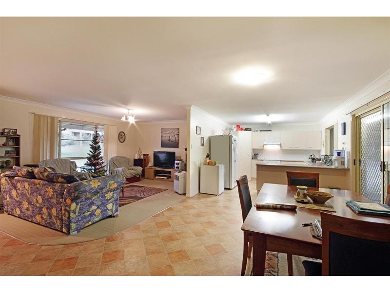 31 Hillside Road, Glass House Mountains QLD 4518