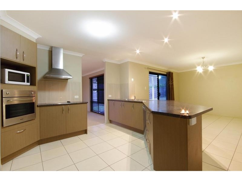 23 Crumpton Place, Beerwah QLD 4519