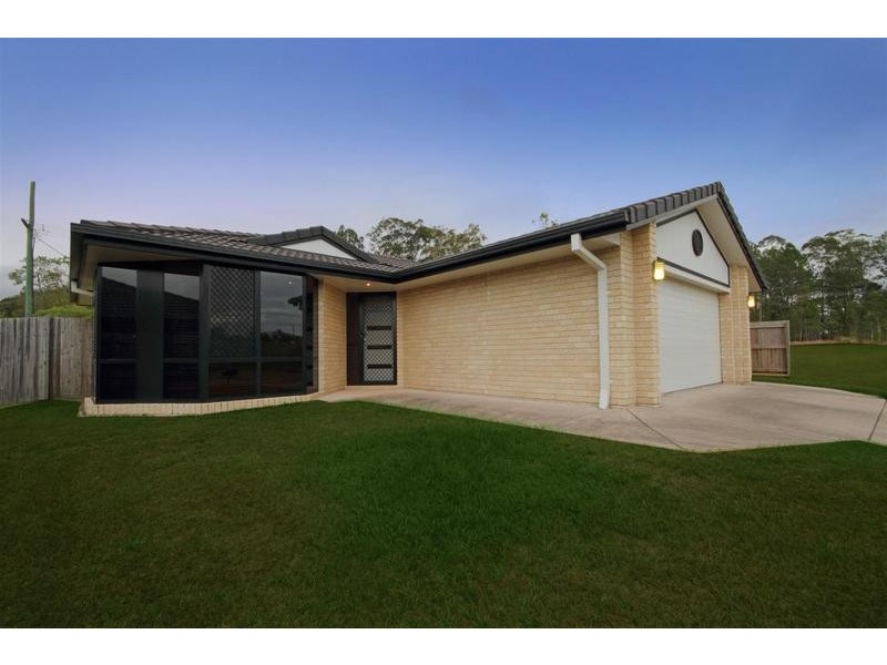 23 Crumpton Place, Beerwah QLD 4519