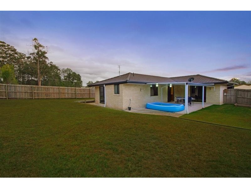 23 Crumpton Place, Beerwah QLD 4519