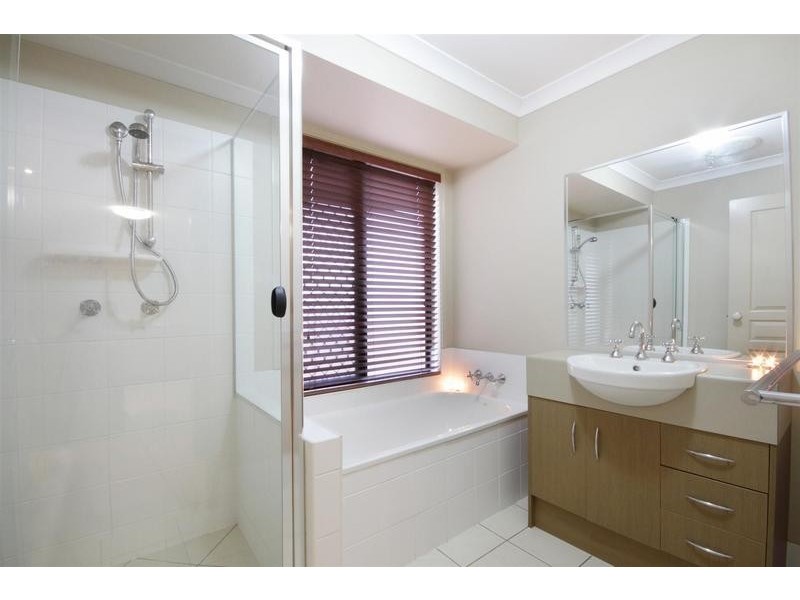 23 Crumpton Place, Beerwah QLD 4519