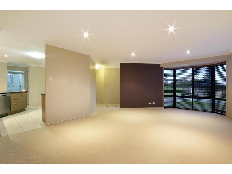 23 Crumpton Place, Beerwah QLD 4519