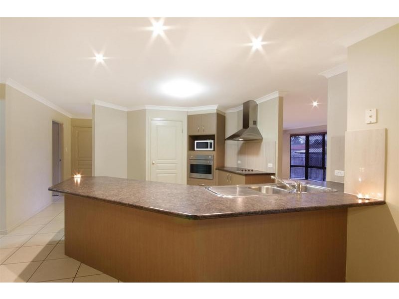 23 Crumpton Place, Beerwah QLD 4519