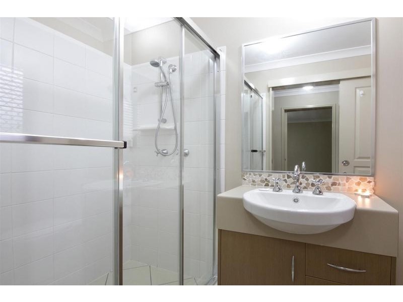 23 Crumpton Place, Beerwah QLD 4519