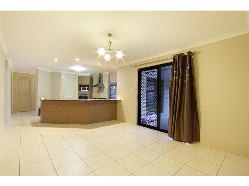 23 Crumpton Place, Beerwah QLD 4519