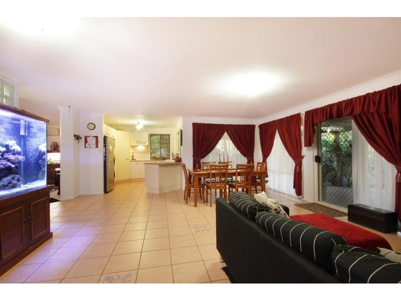 23 Newton Drive, Beerwah QLD 4519