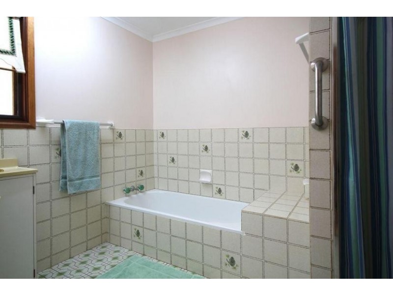 17 Bonato Road, Glass House Mountains QLD 4518