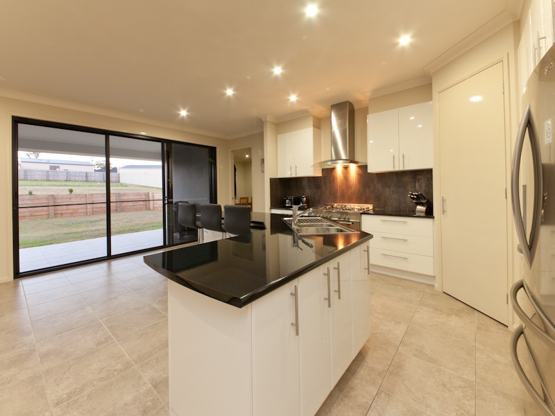 76 Shaws Road, Beerwah QLD 4519