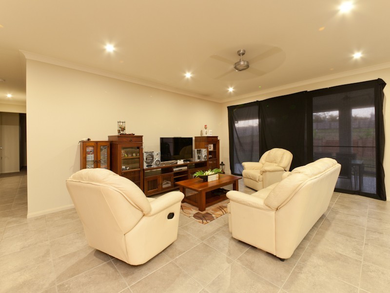 76 Shaws Road, Beerwah QLD 4519