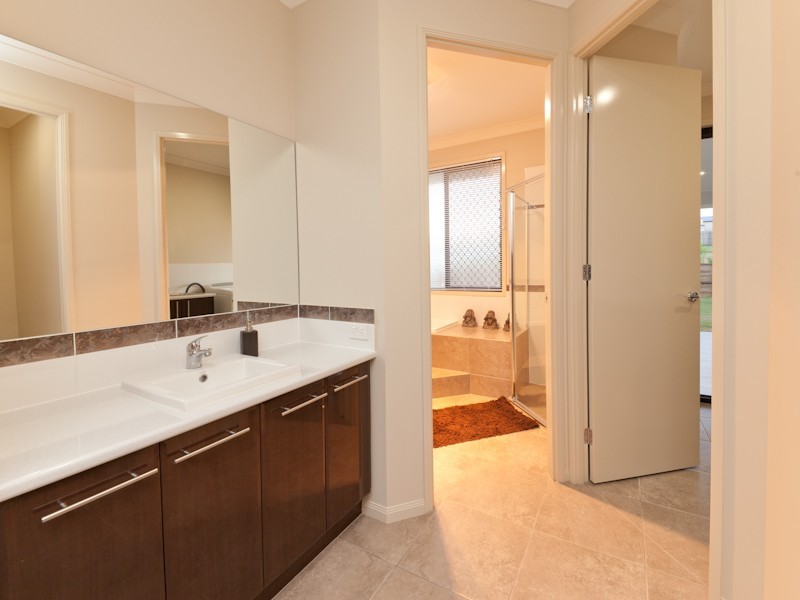 76 Shaws Road, Beerwah QLD 4519